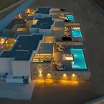 T7 Luxury Paros Hotell