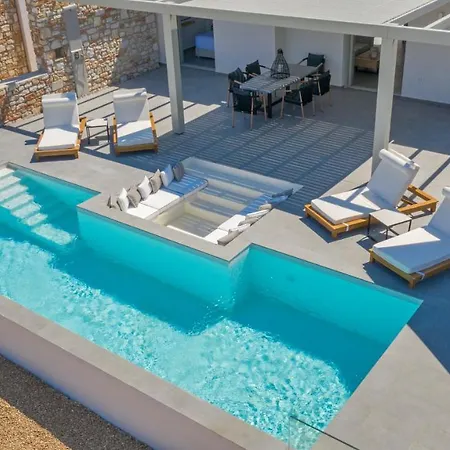 T7 Luxury Paros *