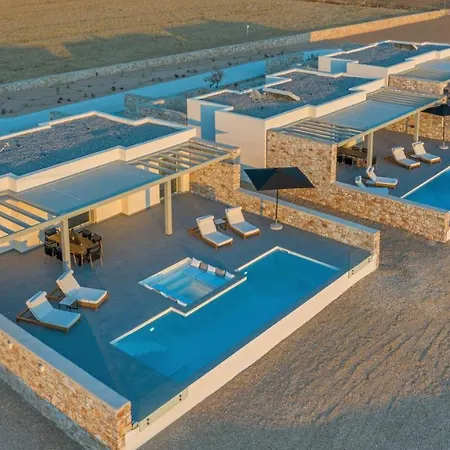 T7 Luxury * Parikia (Paros)
