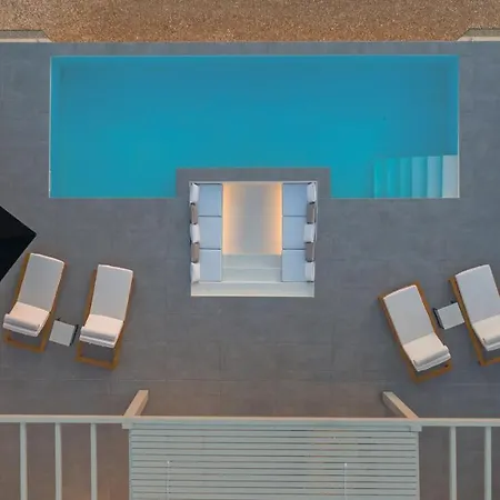 T7 Luxury Parikia (Paros)