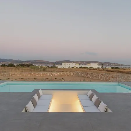 T7 Luxury * Parikia (Paros)