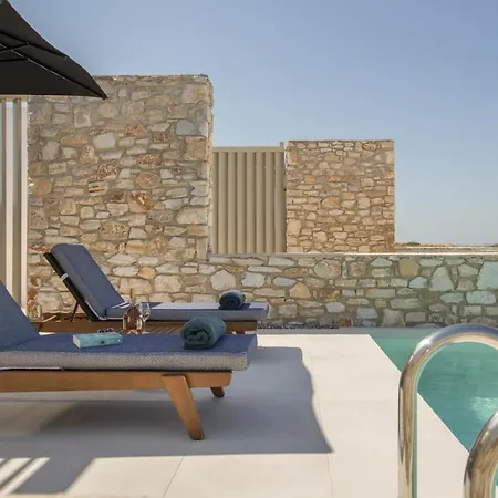 T7 Luxury Paros Hotel *