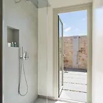 T7 Luxury Paros מלון