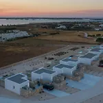 T7 Luxury Paros מלון *