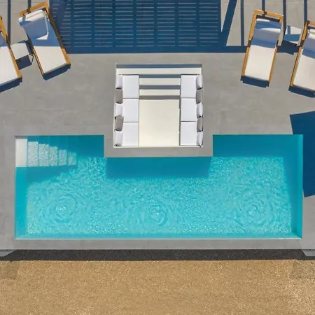 T7 Luxury Paros Hotel