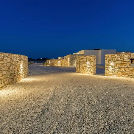 T7 Luxury Paros *