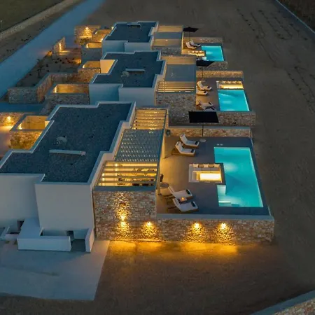 T7 Luxury Paros Hotel