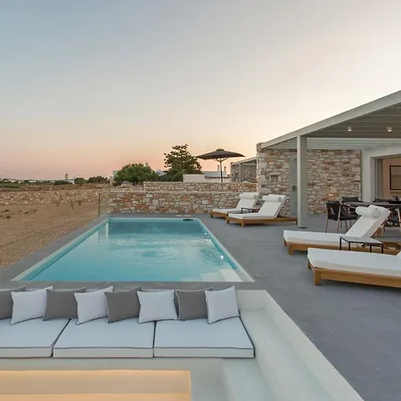 T7 Luxury Paros *