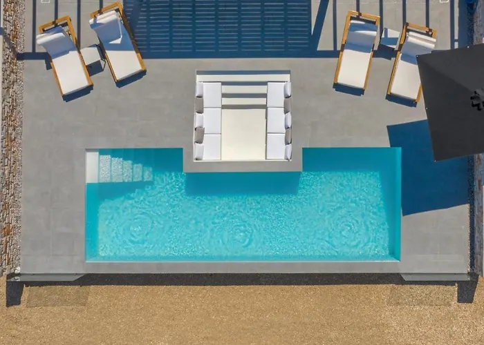 T7 Luxury Paros Hotel