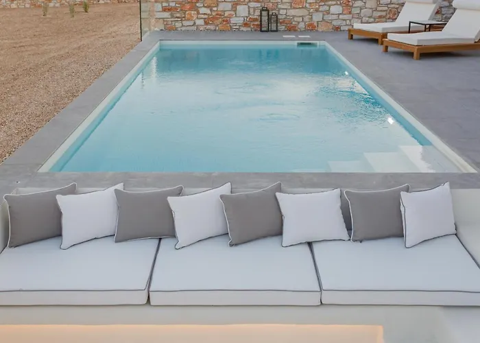 T7 Luxury Paros Hotel