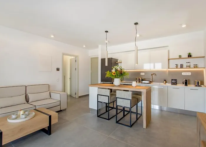 T7 Luxury Paros Hotel *